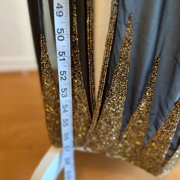 Heavily embellished and embroidered black open abaya one piece size large ✨ - Picture 15 of 16